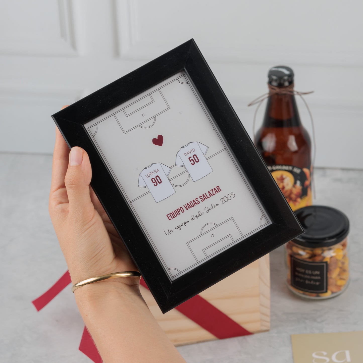 El Mejor Equipo: Cuadro Personalizado & Cerveza Andina