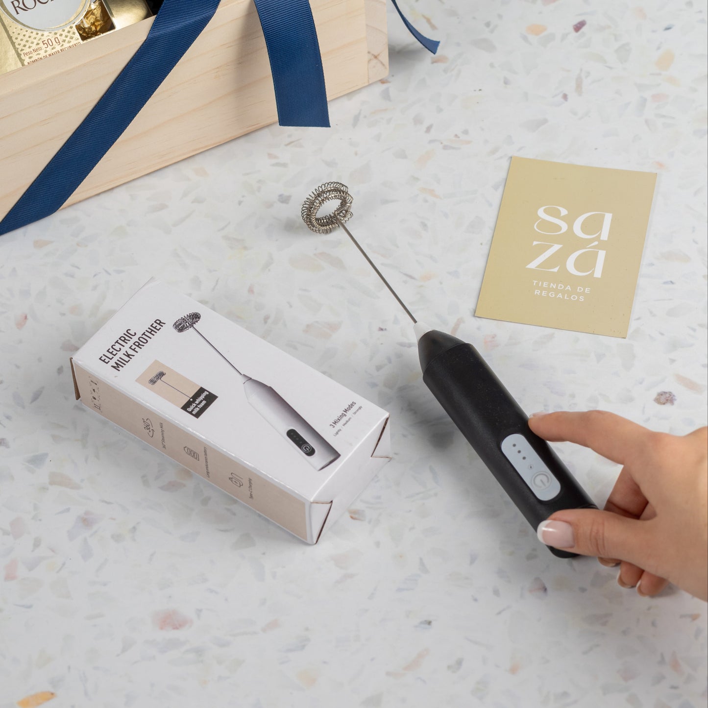 Set Cafetero: Taza Personalizada & Espumante