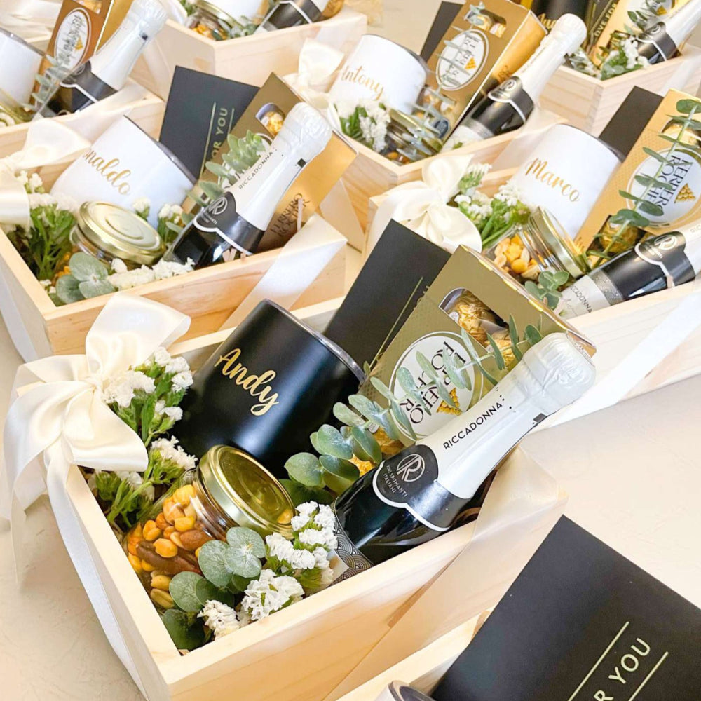 Pack Floral Ricaddonna & Ferrero Rocher con Cup Personalizado