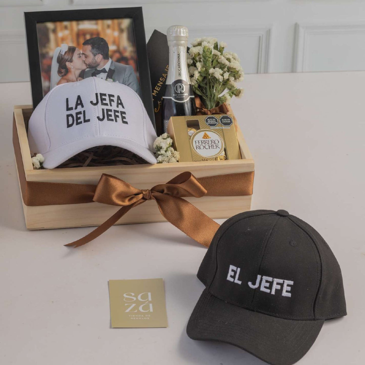 Set de Gorros La Jefa: Riccadonna, Bombones & Foto Personalizada