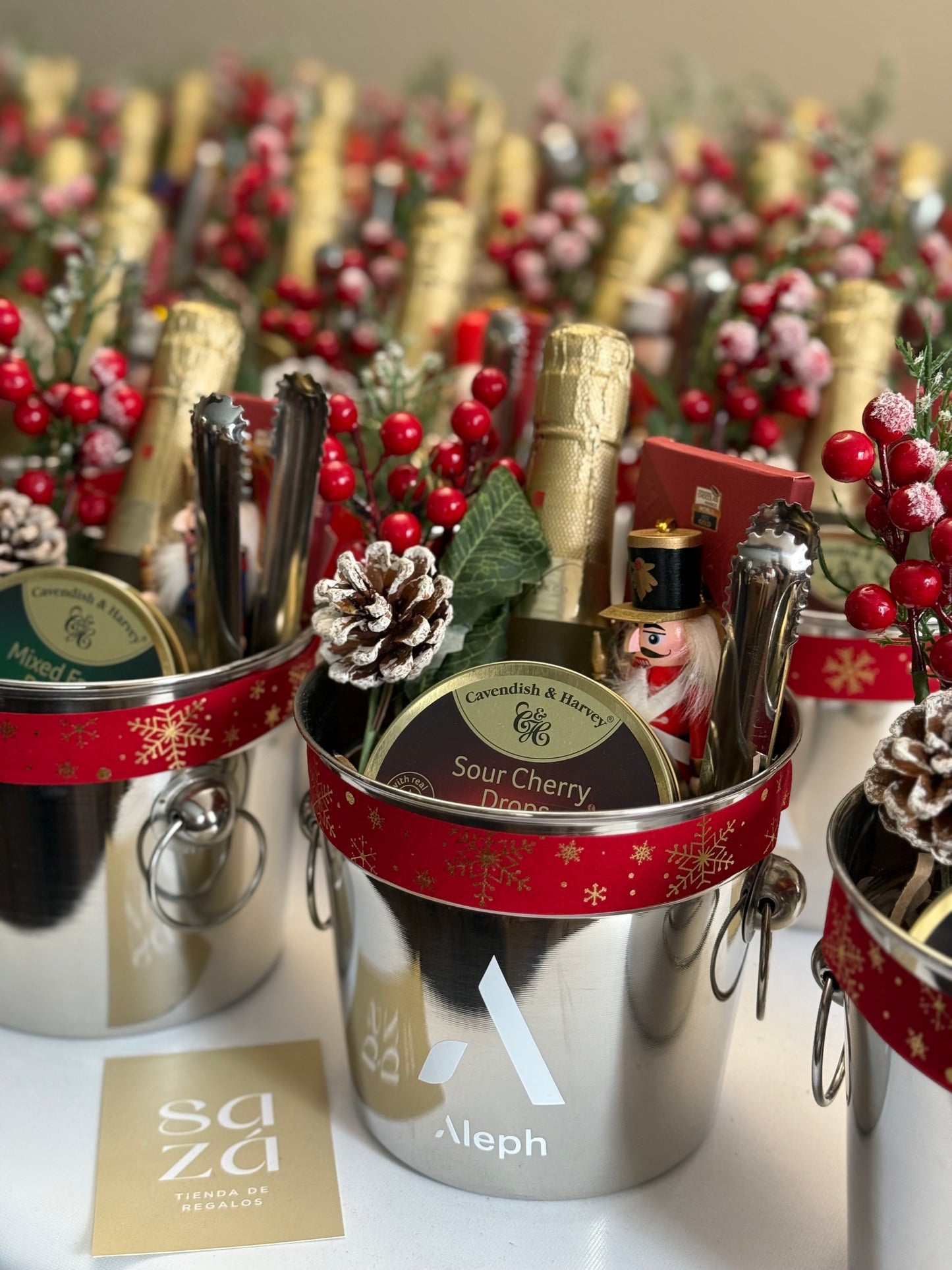Brindis Navideño: Hielera Personalizada & Freixenet