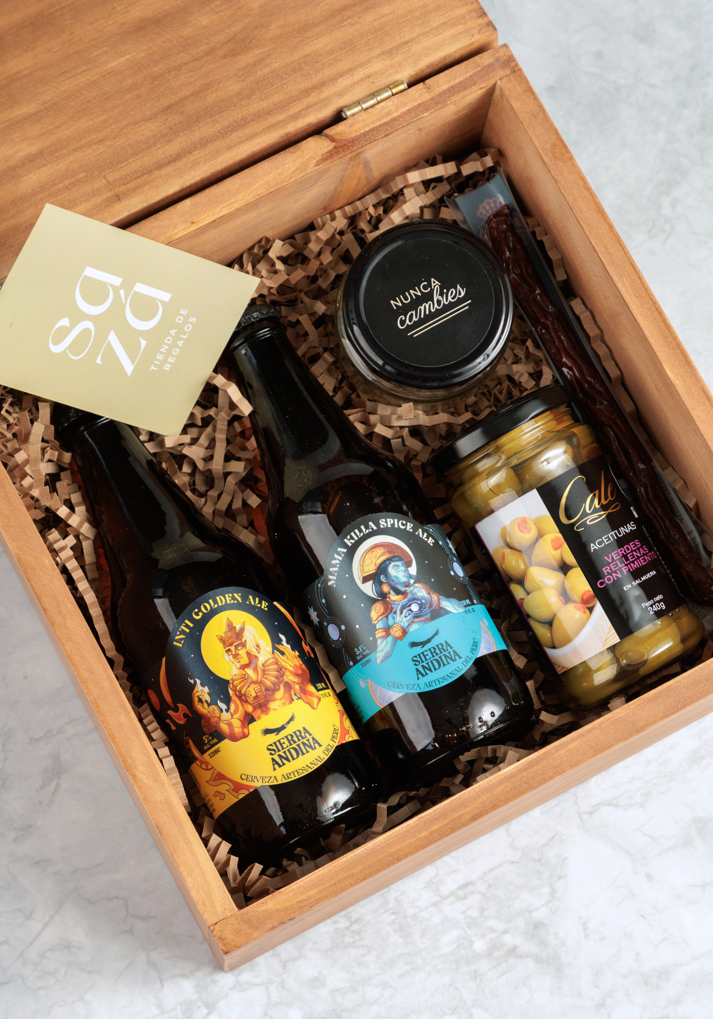 Edición Especial: Cerveza, Aceitunas & Caja Personalizado