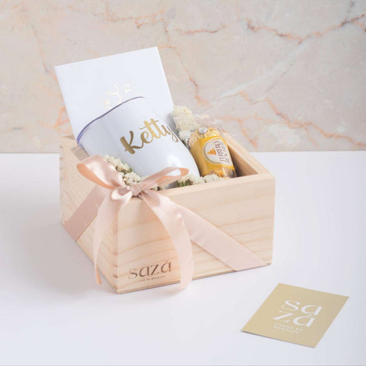 Mini Set para Ella: Bombones, Flores & Mug Personalizada