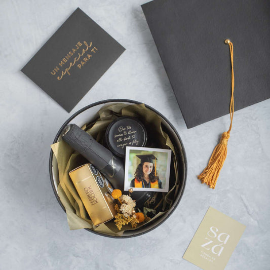 Pack Graduación - Caja Estilo Berrite con Freixenet, Fotos & Chocolate