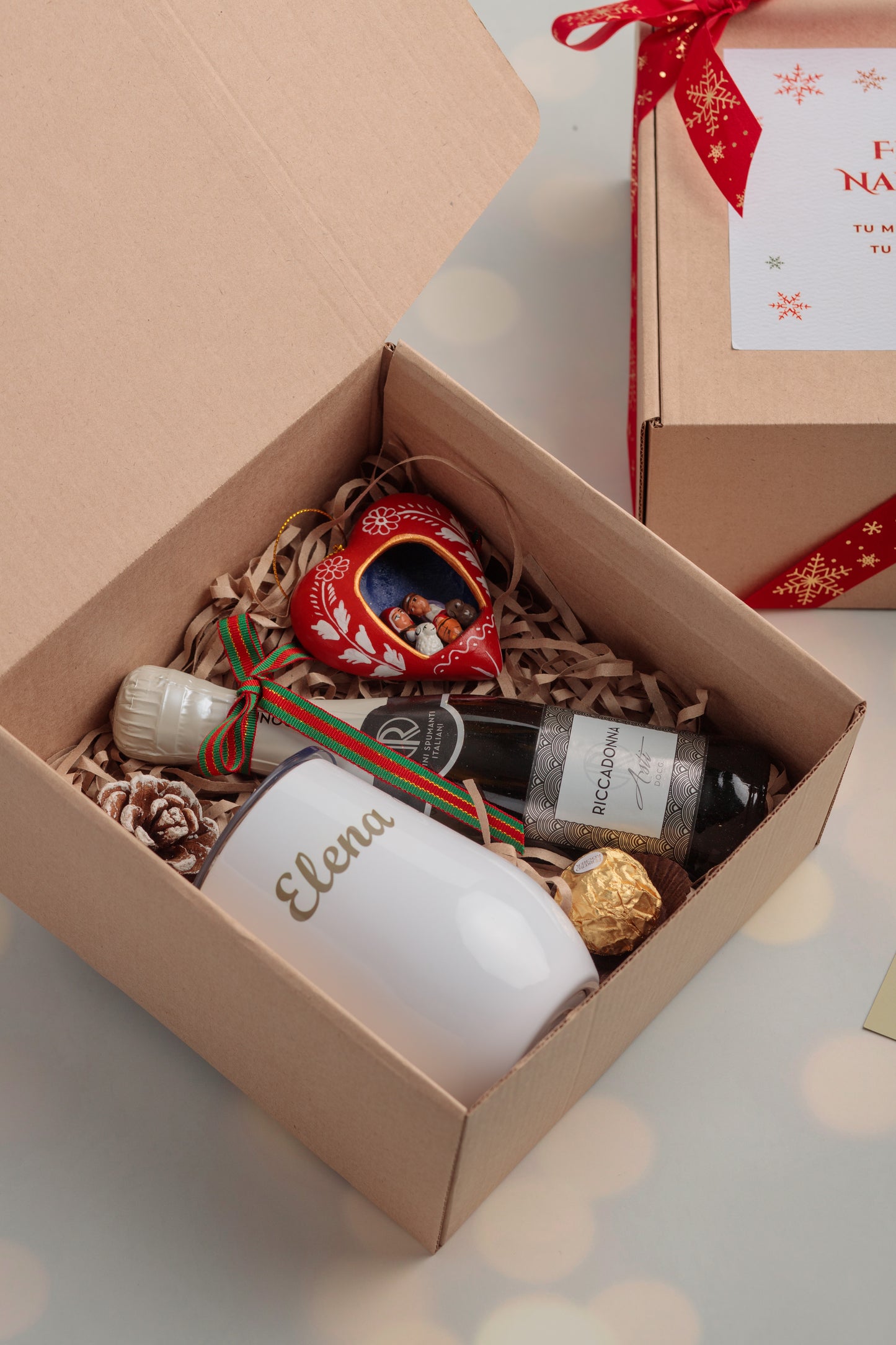 Obsequio Navideño: Vaso Térmico Personalizado & Nacimiento de Cerámica