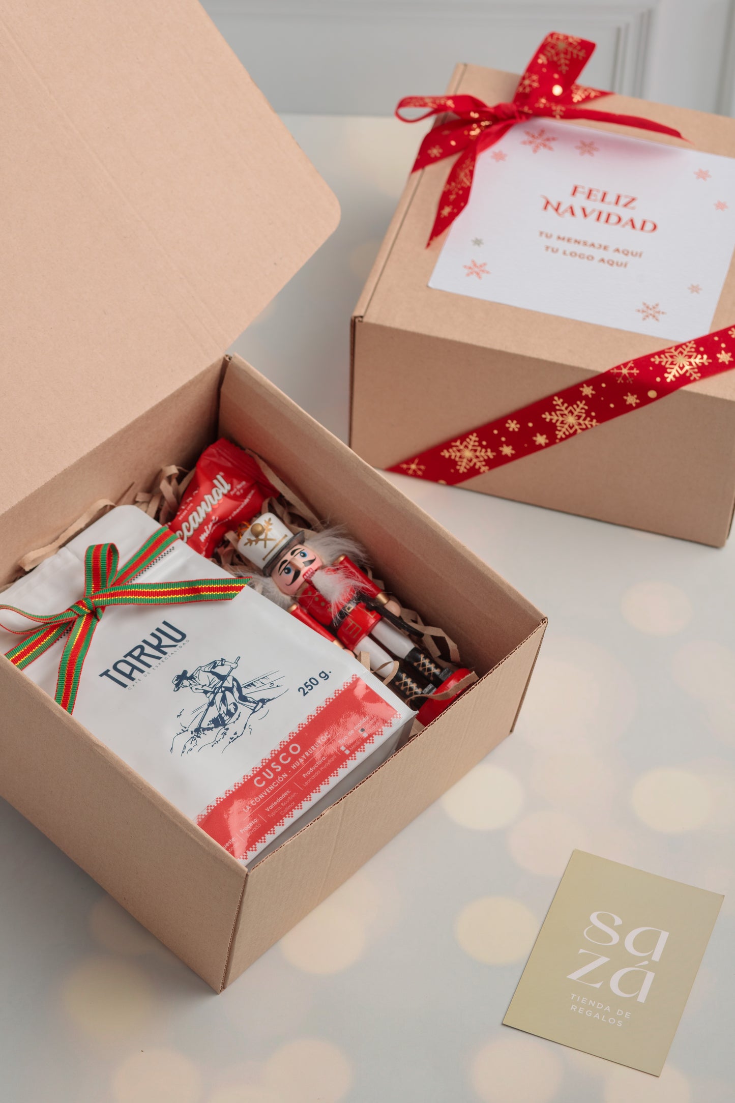 Caja Navideña: Café Tarku, Mini Cascanuez & Dulce Helena