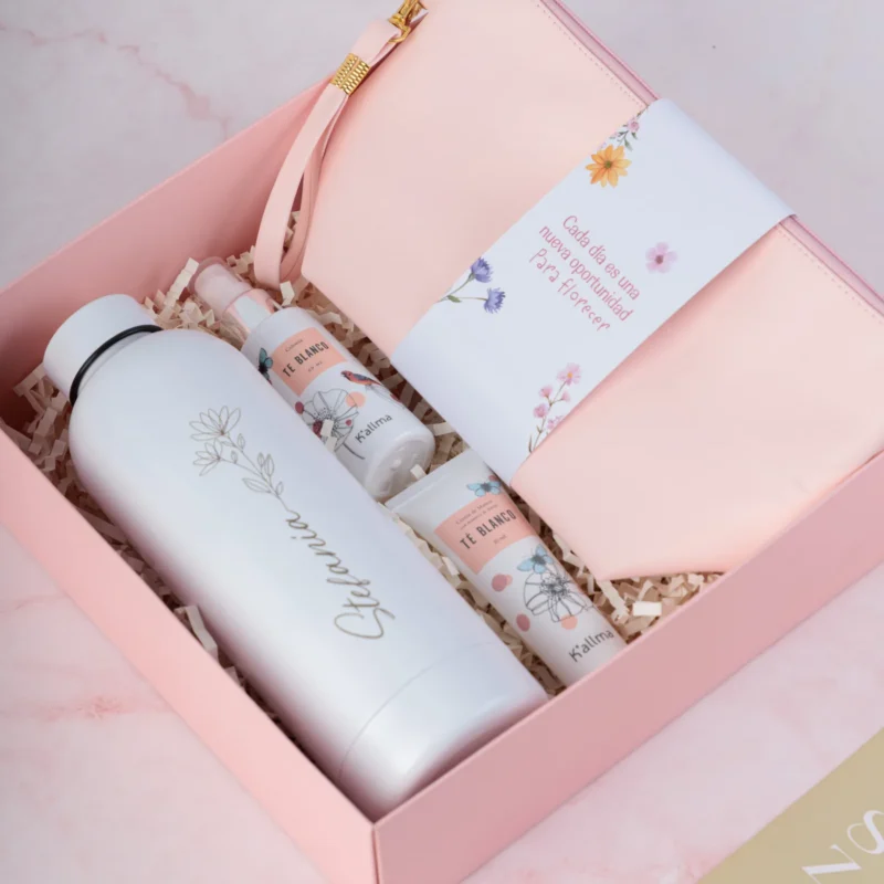 Petunia: Botella Personalizada & Neceser