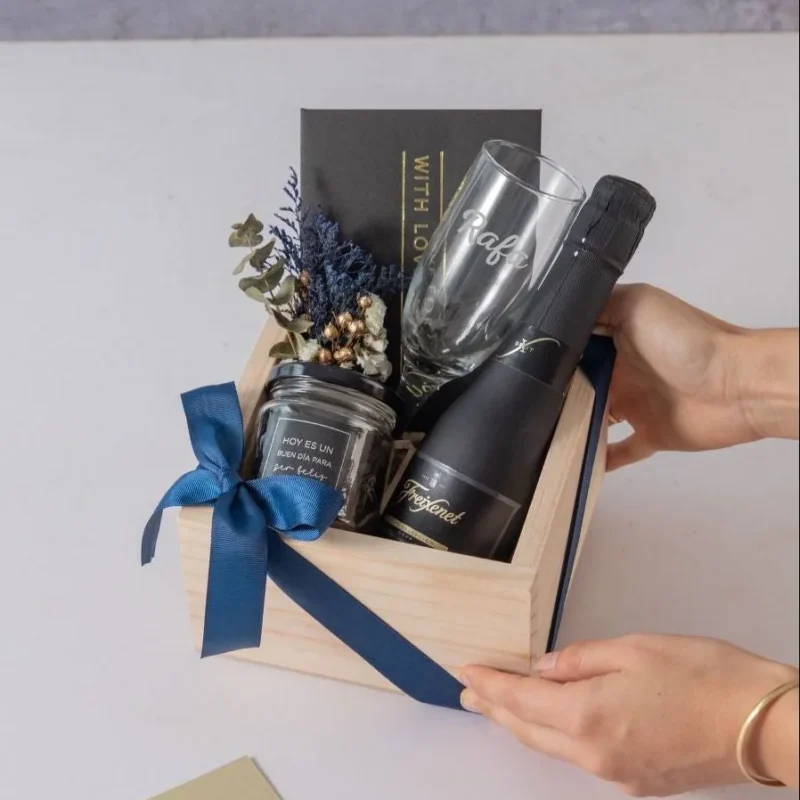 Celebra Azul: Freixenet, Brownies & Copa Personalizada
