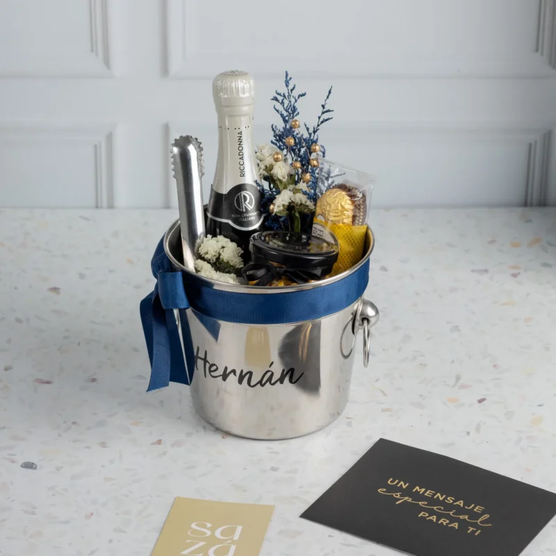 Brindis Azul: Riccadona, Bombones & Hielera Personalizada
